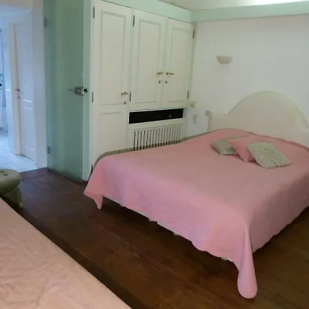 Le Ry D'ave Hotel 3*